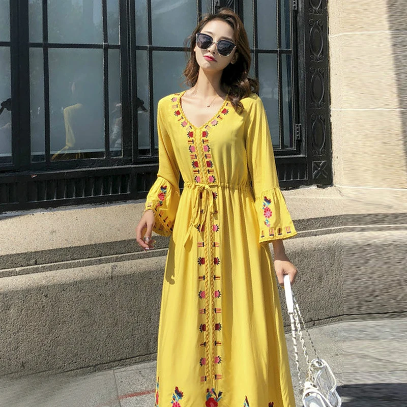 Женское пляжное платье с вышивкой длинное в этническом ретро-стиле расклешенным