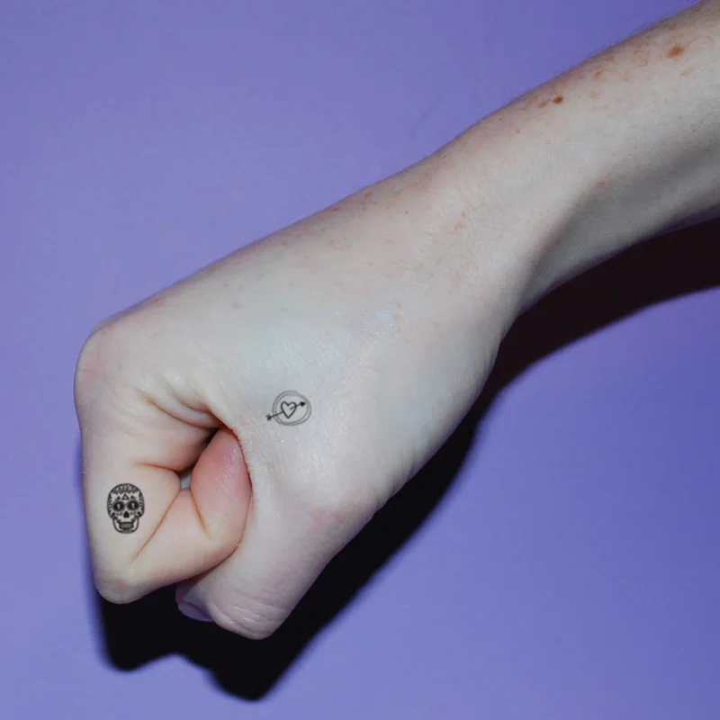 Череп в виде геометрических фигур с надписями на английском языке Для мужчин