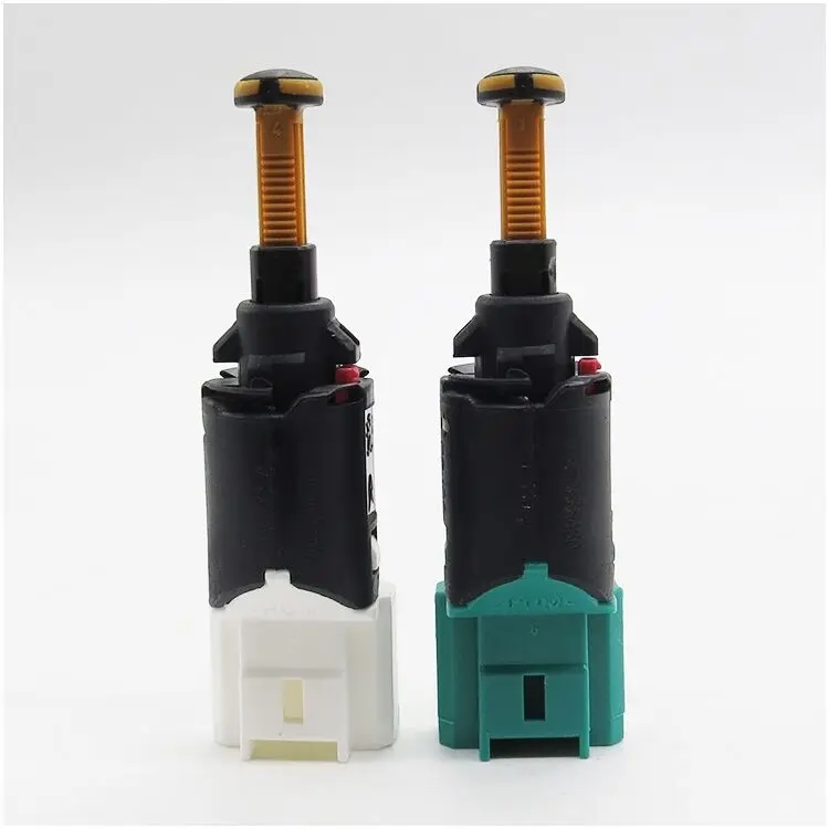 

For Peugeot 307 Sega 308 Triumph 408 Picasso brake light/brake light switch