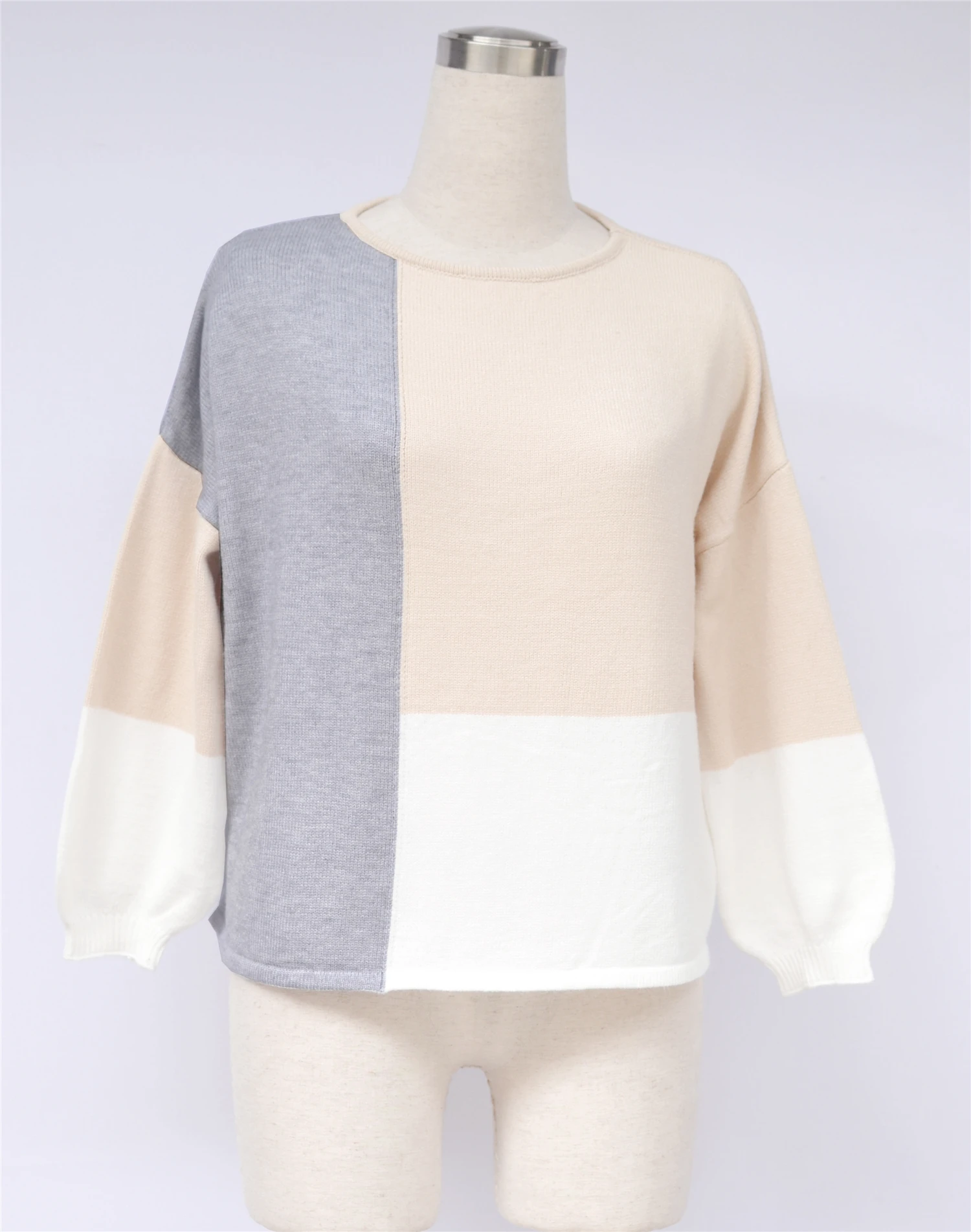 Свитер женский трикотажный с открытыми плечами и рукавами-фонариками | Женская