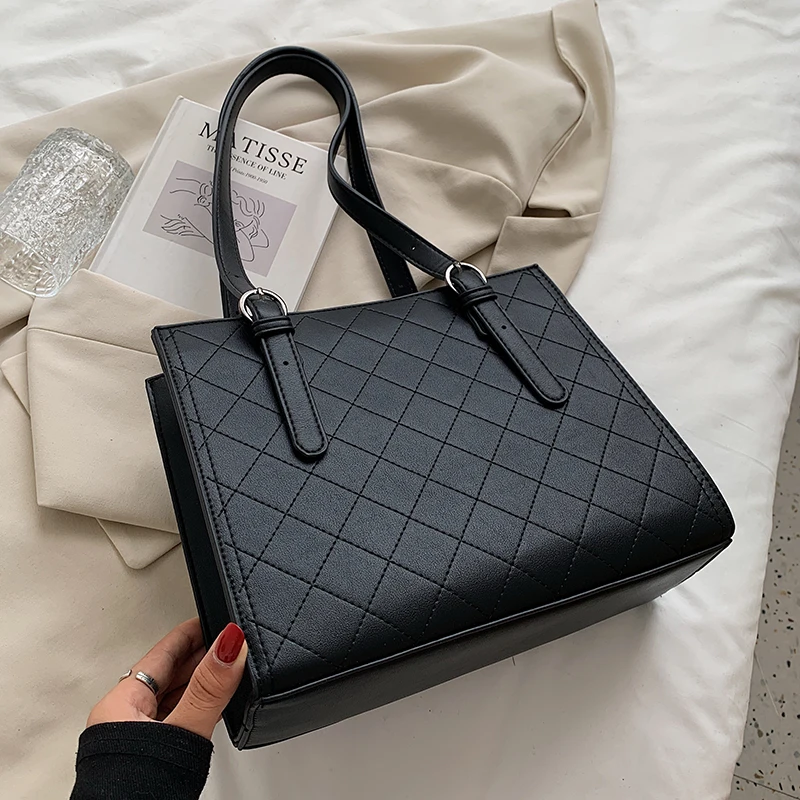 

Small Quilted PU Leather Totes For Women 2021 Winter Simple Solid Color Female Luxury Travel Shoulder Handbags And Purses