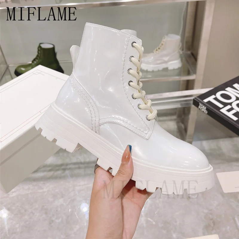 Harga Sepatu Bot Martin Pergelangan Kaki Kulit Sapi Wanita Mode 2021 Sepatu Bot Tebal Wanita Kasual Berenda Musim Gugur Sepatu Bot Sepeda Motor Ujung Bulat Punk
