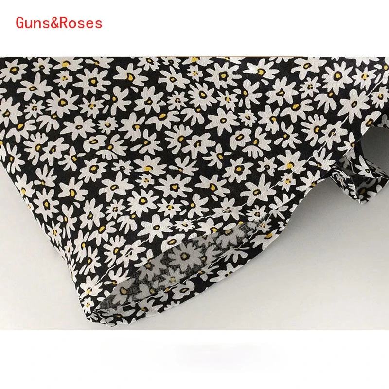 

Jumpsuits Women 2021 Chic Fashion Floral Print Elastic Waist Playsuits Vintage Bow Tied V Neck Short Sleeve Female Short Women