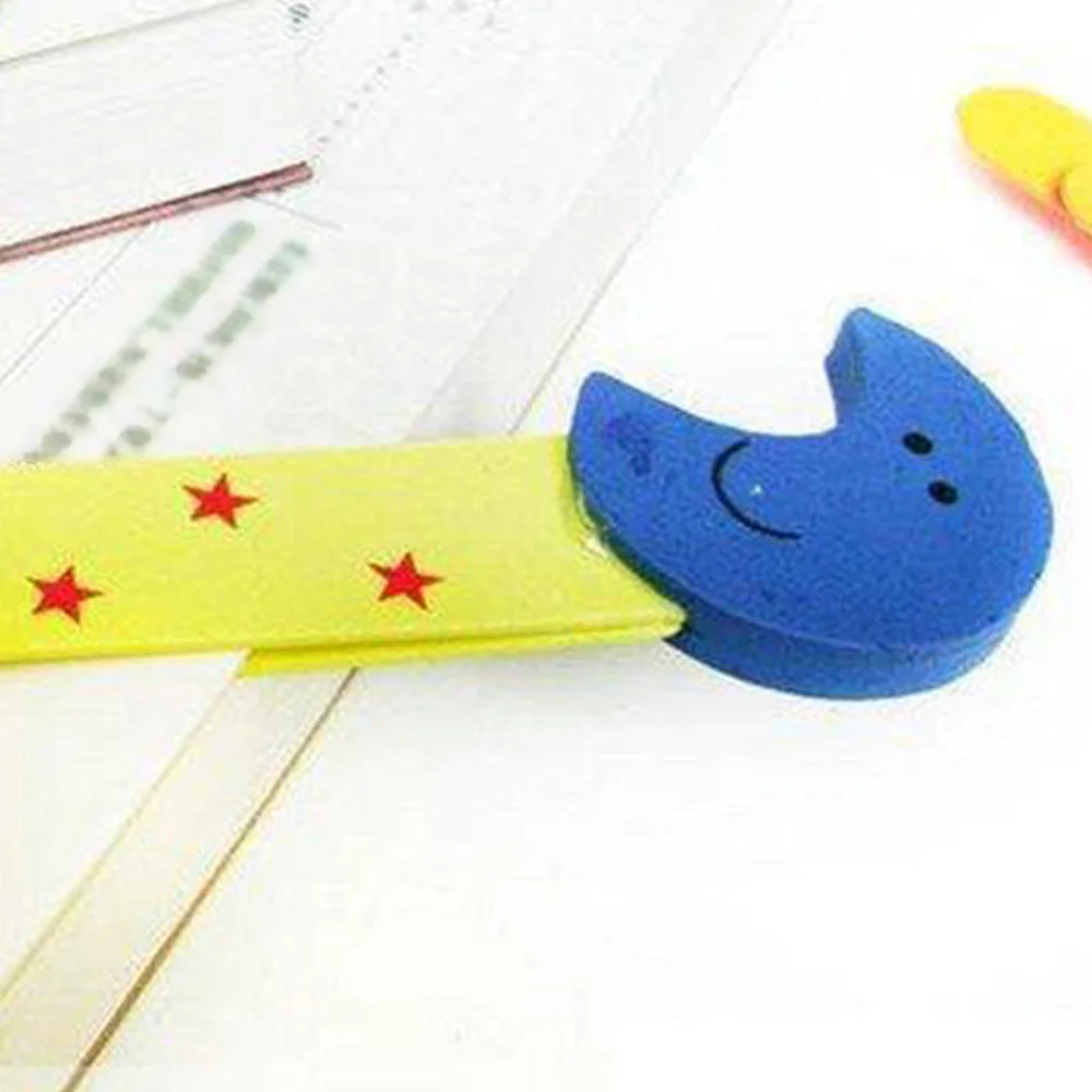

30pcs Cartoon Patterns Wood Book Marker with Ruler Scale Wooden Bookmarks (Random Style)
