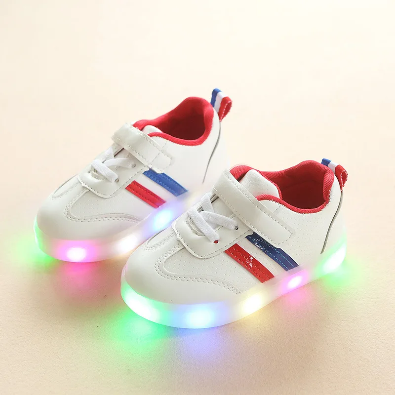 Classic 2021 Fashion Kids Shoes With Lighting Cool Breathable Soft Boys Girls Sneakers Lovely Infant Tennis Run Children shoes enlarge
