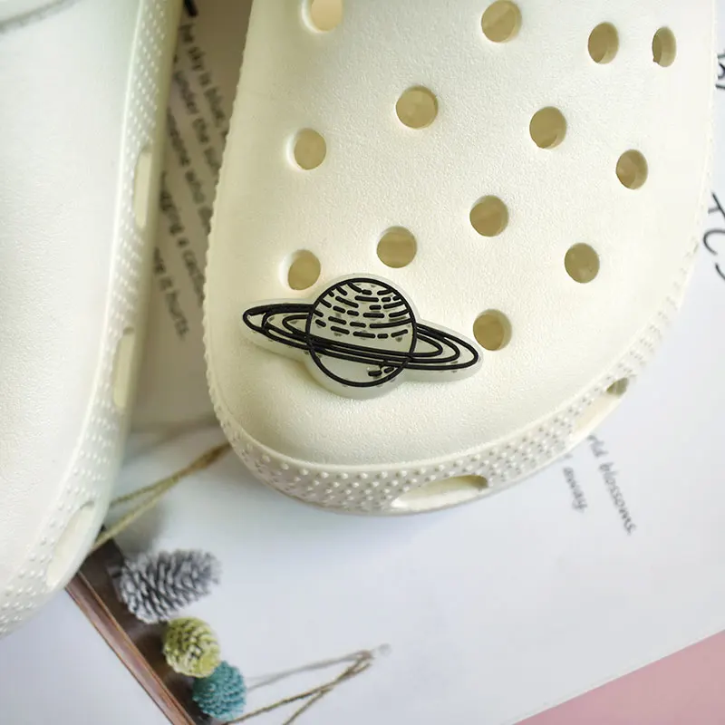 

Shoe buckle cartoon cute clip buckle children's shoes accessories decoration detachable adult luminous black fluorescence