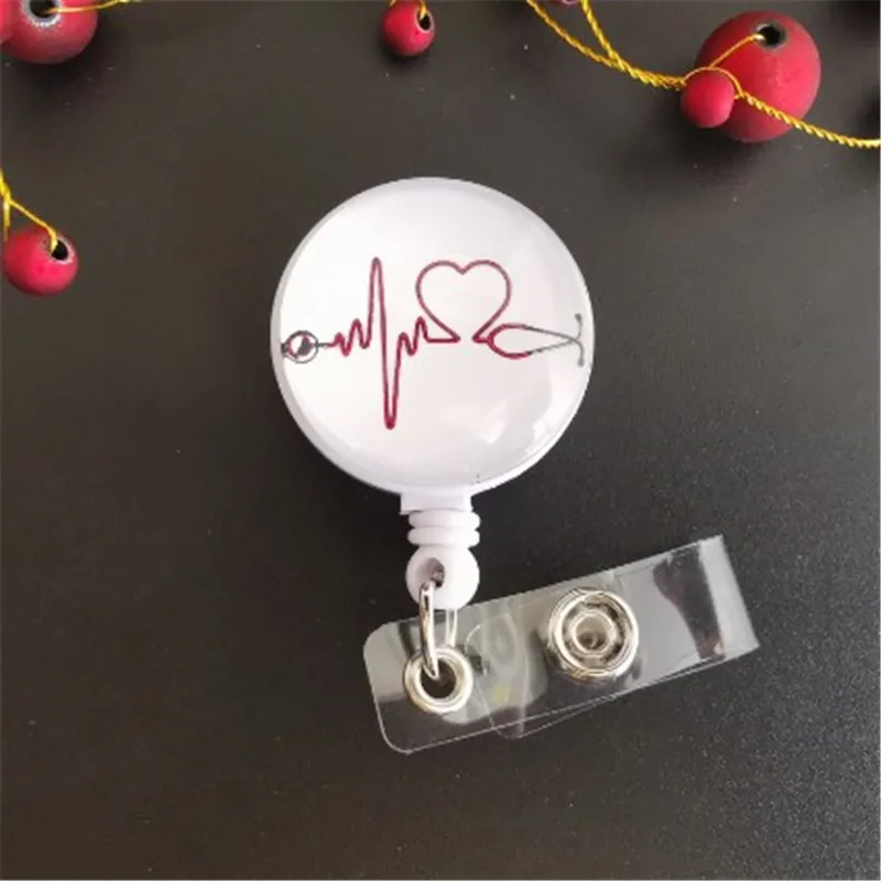 Оптовая продажа 30 шт./лот выдвижной значок медсестры катушка клип Симпатичные