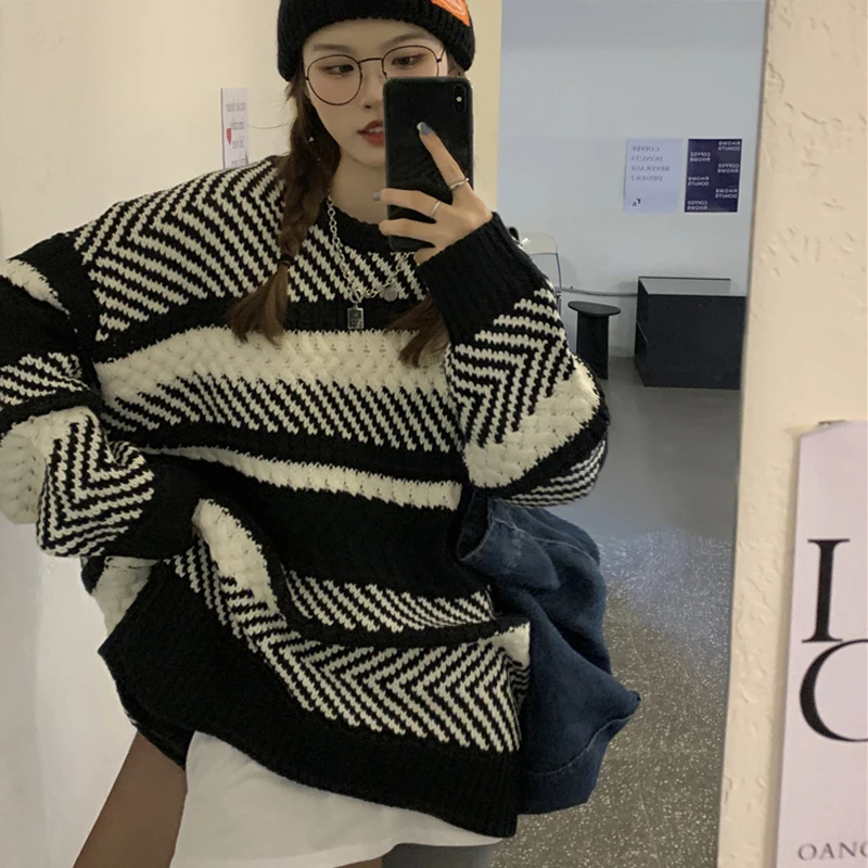 

Striped Ladies Sweater Fall/Winter 2021 Round Neck Pullover Loose Lazy Knitted Sweater Women's Fashion All-match Top Jacket