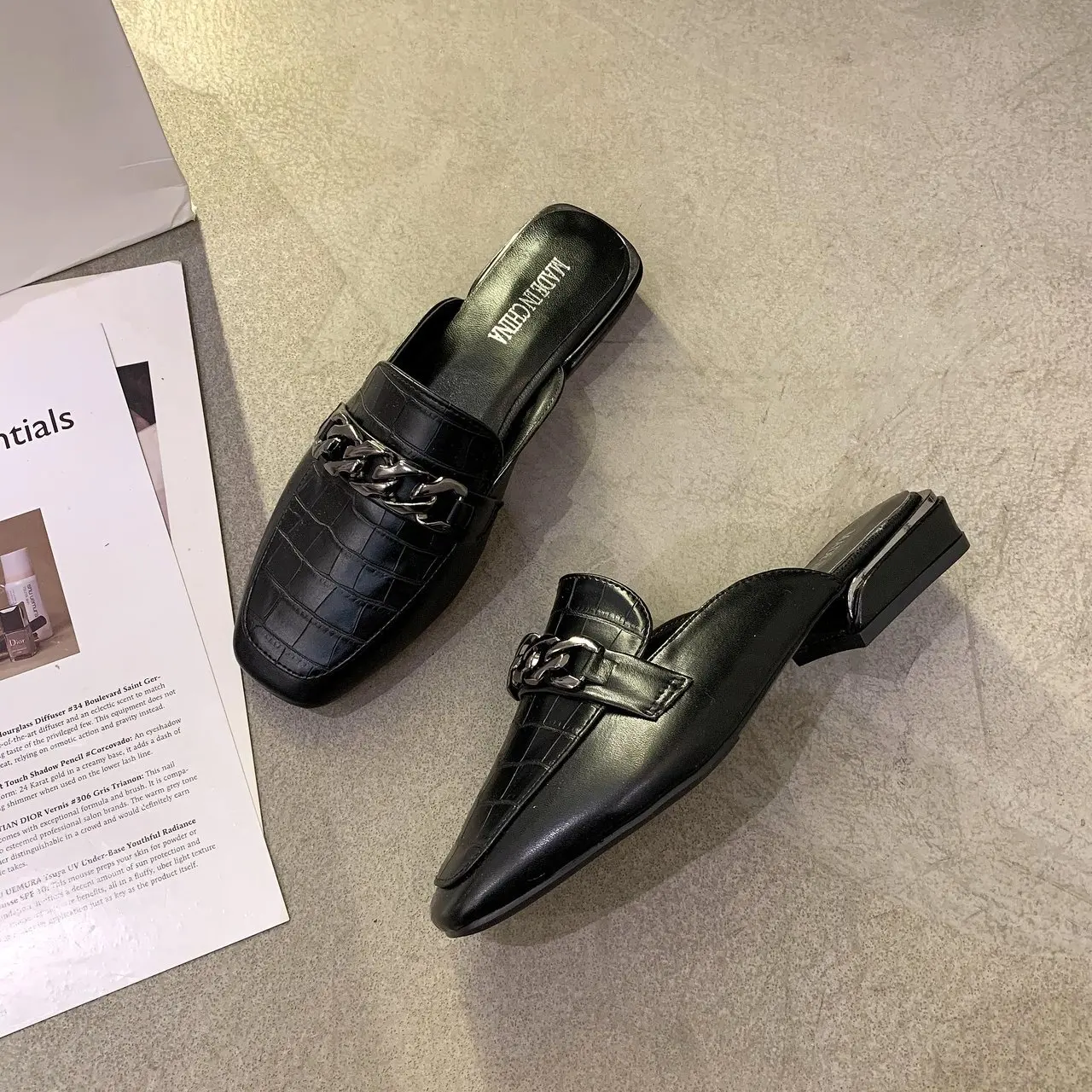 

2021 Slippers Female Women Mules Shoes For Women Casual Metal Slides Flats Soft Outside Ladies Fashion Flip Flops Sandals