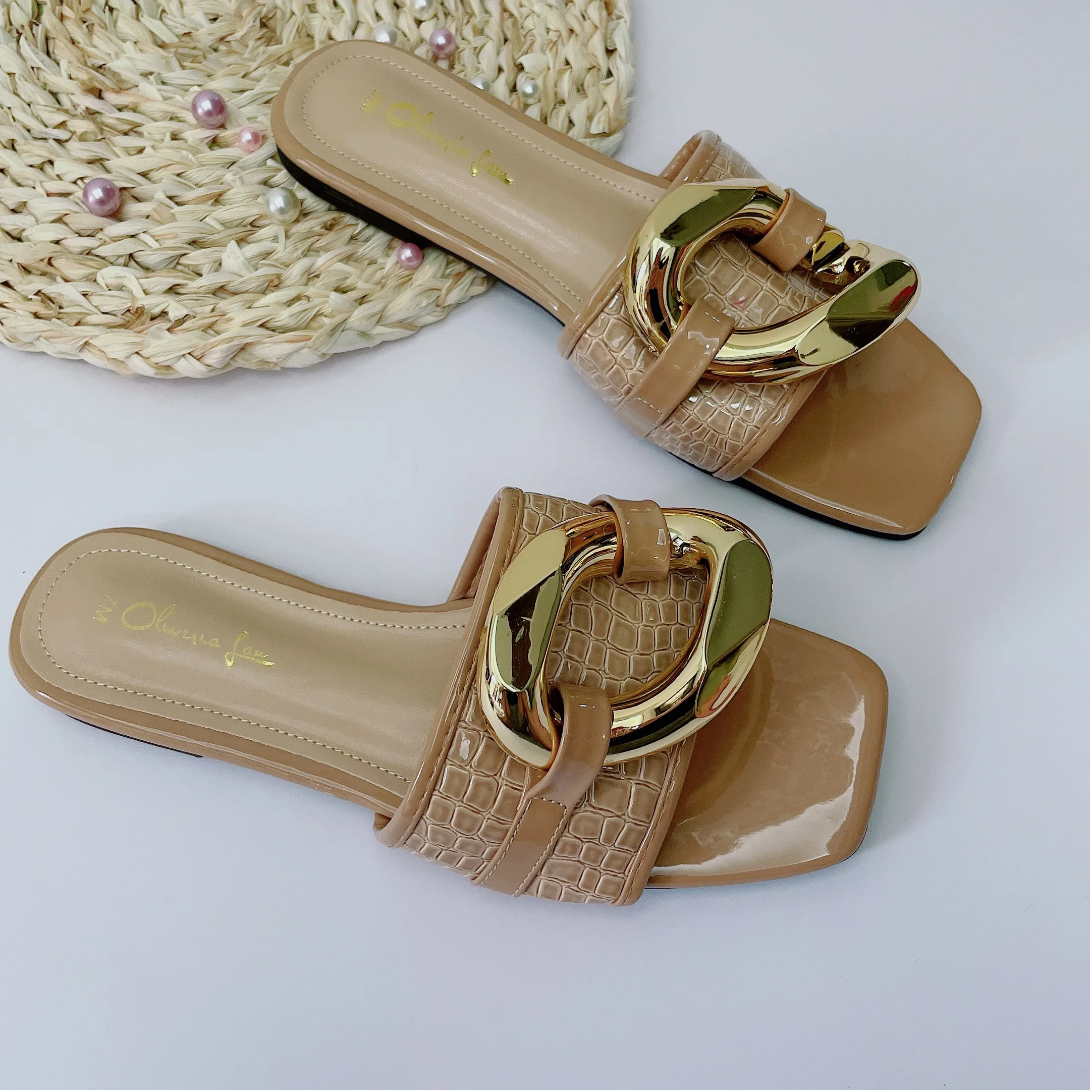 

Slippers Women Summer Luxury Brand 2021 New Sexy Square Toe Fashion Metal Flat Sandals Woman Shoes Plus Size 41 Chaussure Femme
