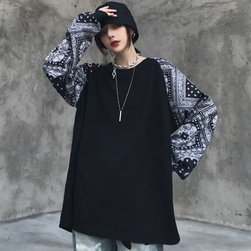 

MINGLIUSILI Aesthetic T-shirts for Women Fashion 2021 Bandana Patchwork Women Clothing Spring White Long Sleeve T-Shirts