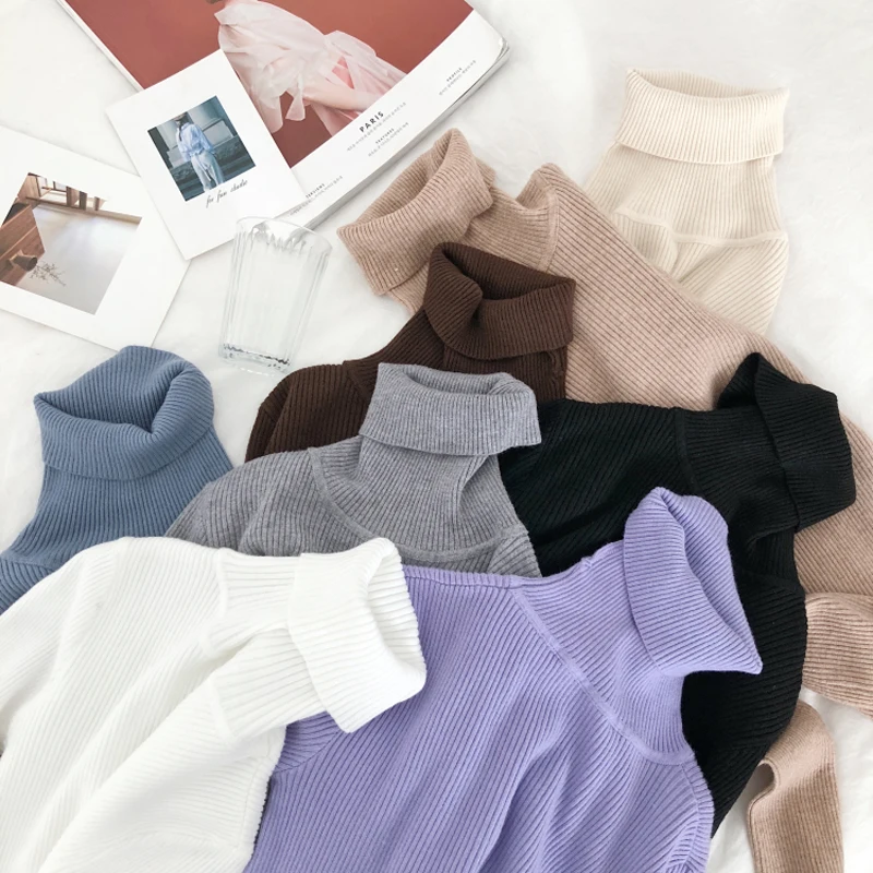 Женский свитер с высоким воротником эластичным и длинными рукавами