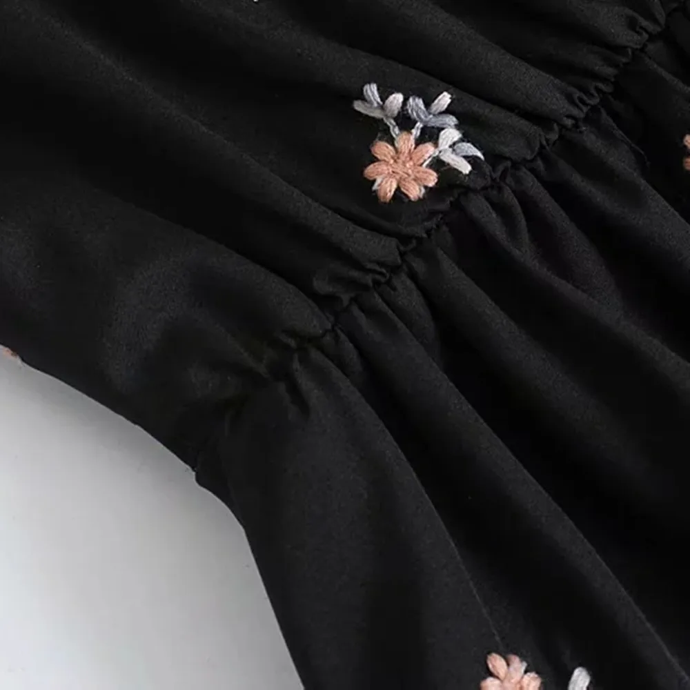 

2021 New Fashion French bubble sleeve elegant flower embroidered black fairy long dress