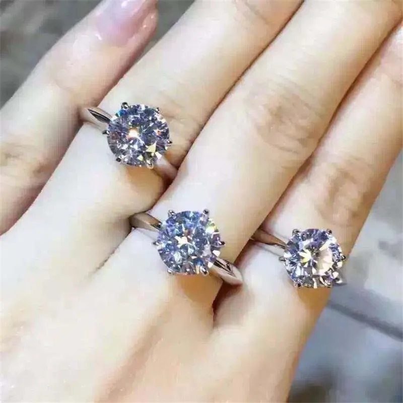 

Кольцо из серебра 99% пробы с бриллиантами 1 карат