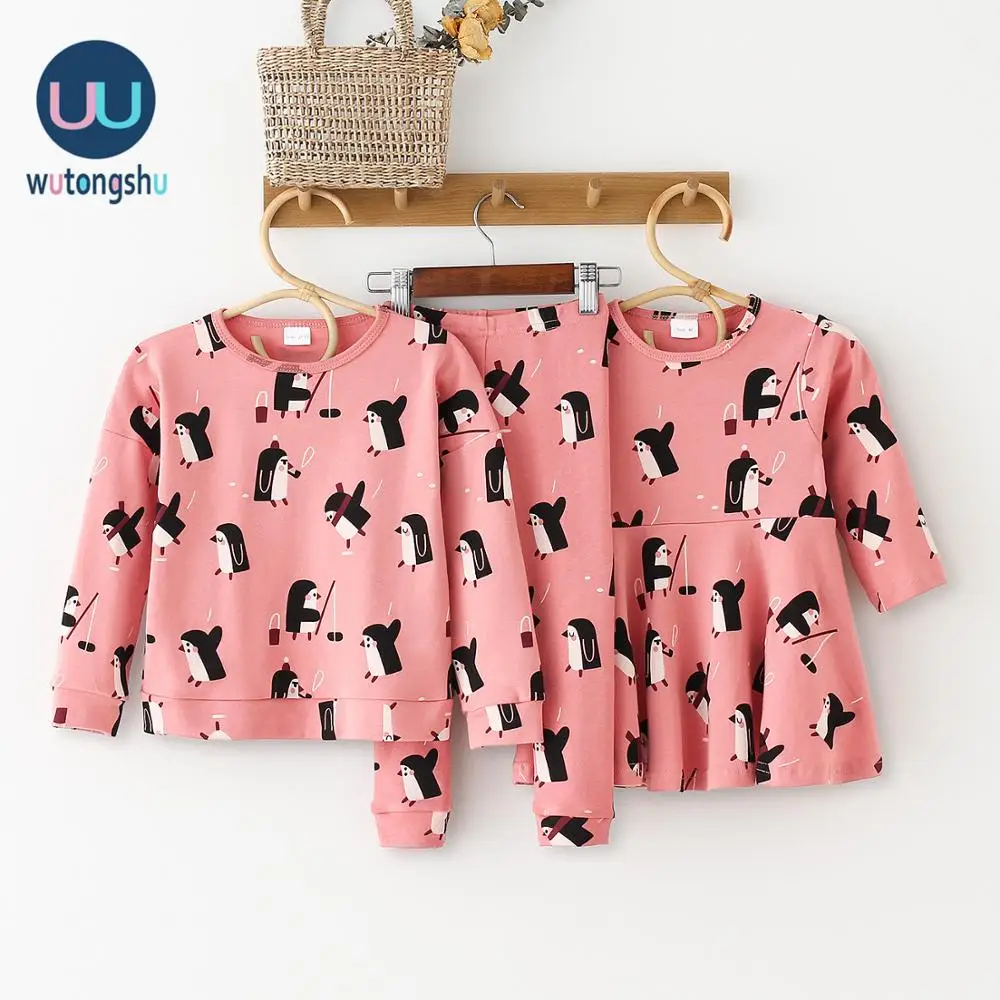 

Модные комплекты одежды для маленьких девочек; Хлопковая одежда для маленьких девочек; Сезон осень-зима; Футболки; Свитер с рисунком пингви...