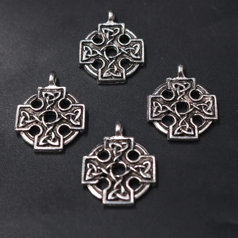 

10pcs Silver Plated Gothic Crusader Round Badge Holy Cross Pendant DIY Charms Retro Bracelet Earrings Jewelry Crafts Making P605