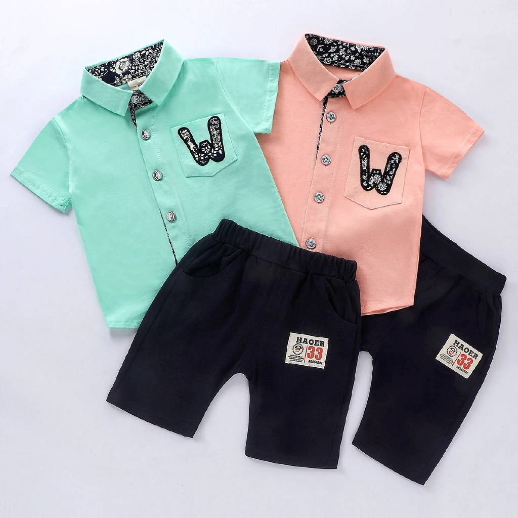 

Комплект одежды для маленьких мальчиков, Детская Хлопковая футболка с буквами W + штаны, комплект из 2 предметов, детский летний модный спорт...