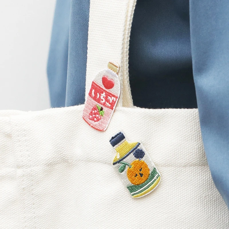 Вышитая наклейка на бутылку кофе молока оранжевого напитка миниатюрная тканевая