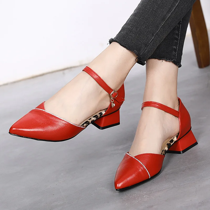 

3cm Low Heel Sandals Women 2021 New Summer Genuine Leather Pointy Toe Leather Sandals Female Block Heel Shoes