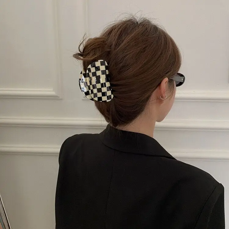 

2022 new Vintage Black And White Semicircular Acetate Gripper Hair Clips Female Girls Trendy Hair Accessories Hair Style Make