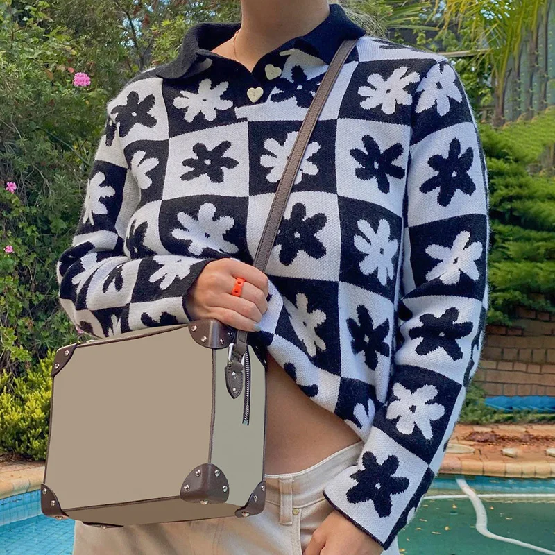 

Black White Plaid Lapel Sweater Women Loose Flower Classic Street Fashion Female Clothing Contrast Color Pullover Casual Top