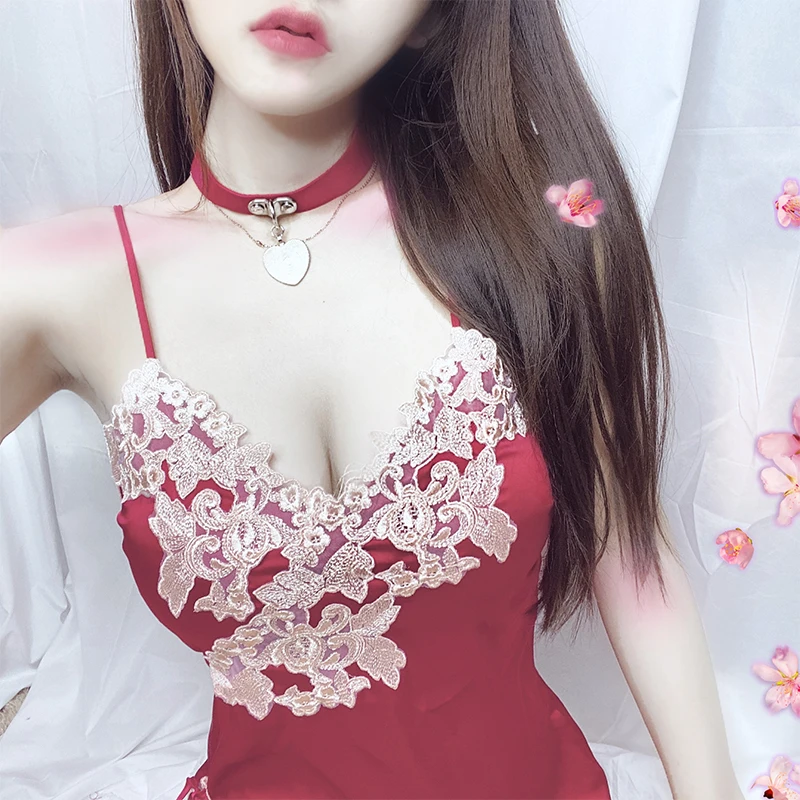 

Retro Sexy Nightdress Women's Sleepwear Embroidered Silky Sleepwear Deep V Side Split Strap Nightgowns Lace Flower Nightdress