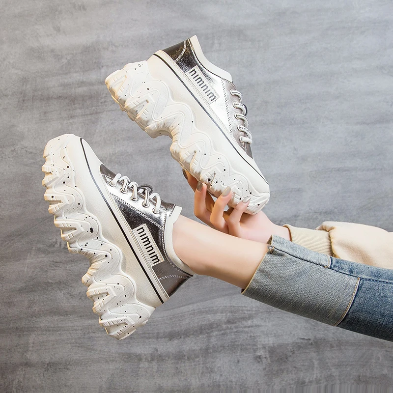 Ulzzang/Женская обувь визуально увеличивающая рост Женские кроссовки на платформе