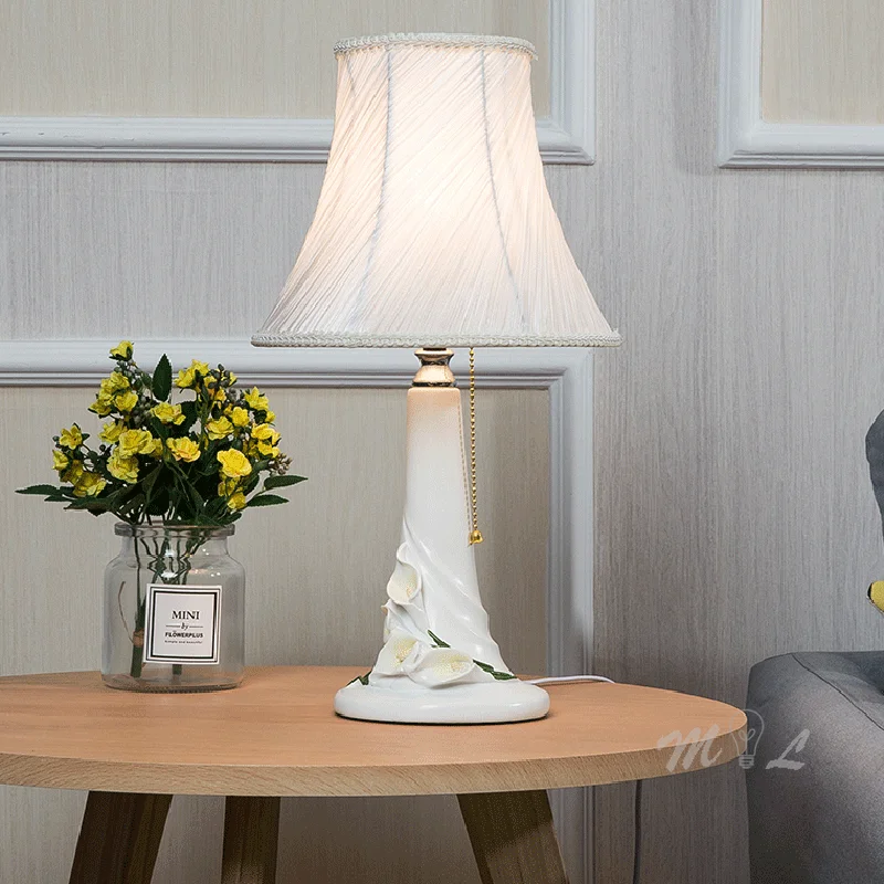 Светодиодная настольная лампа с цветами из смолы для украшения дома гостиной