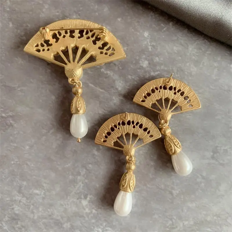 F. J4Z Новые Роскошные Броши для женщин Barroque имитация жемчуга Rhinesetone Tassel Fan образные штифты и серьги Ювелирные изделия Подарки
