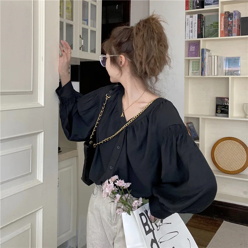 

2021 Spring Fashion Korean V-neck temperament loose comfortable pleated design Long Sleeve Shirt Top