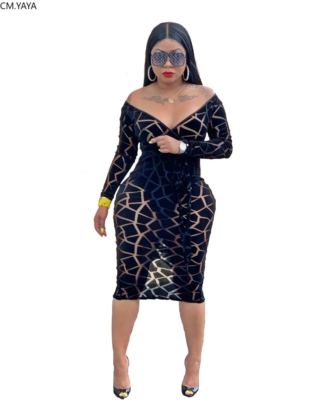 Женское платье-миди с v-образным вырезом длинным рукавом и открытыми плечами