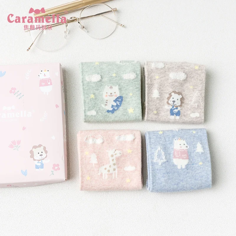 Женские хлопковые носки Caramella мягкие короткие с 3D рисунком в виде снежинок 4