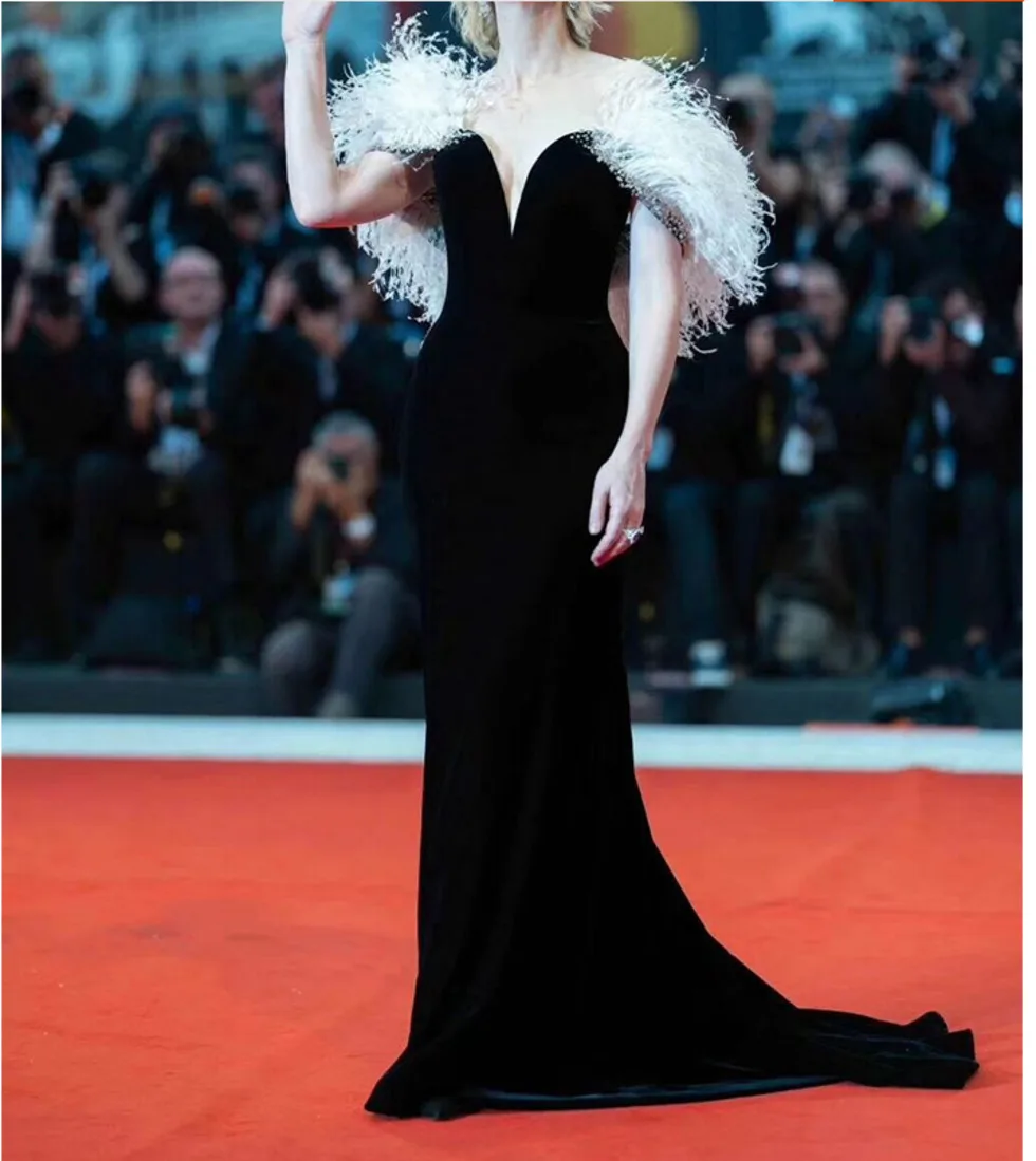 

Новые черные бархатные платья Русалочки с открытыми плечами и перьями страуса Vestidos De Festa на шнуровке, вечерние платья знаменитостей 2020