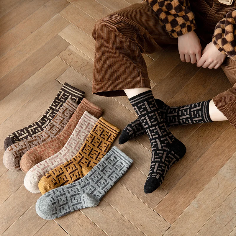 

Luxury Winter Women Thick Socks Warm Solid Color Wool Harajuku Retro Cold Resistant Fashion Casual Cashmere Socks Letter Socks