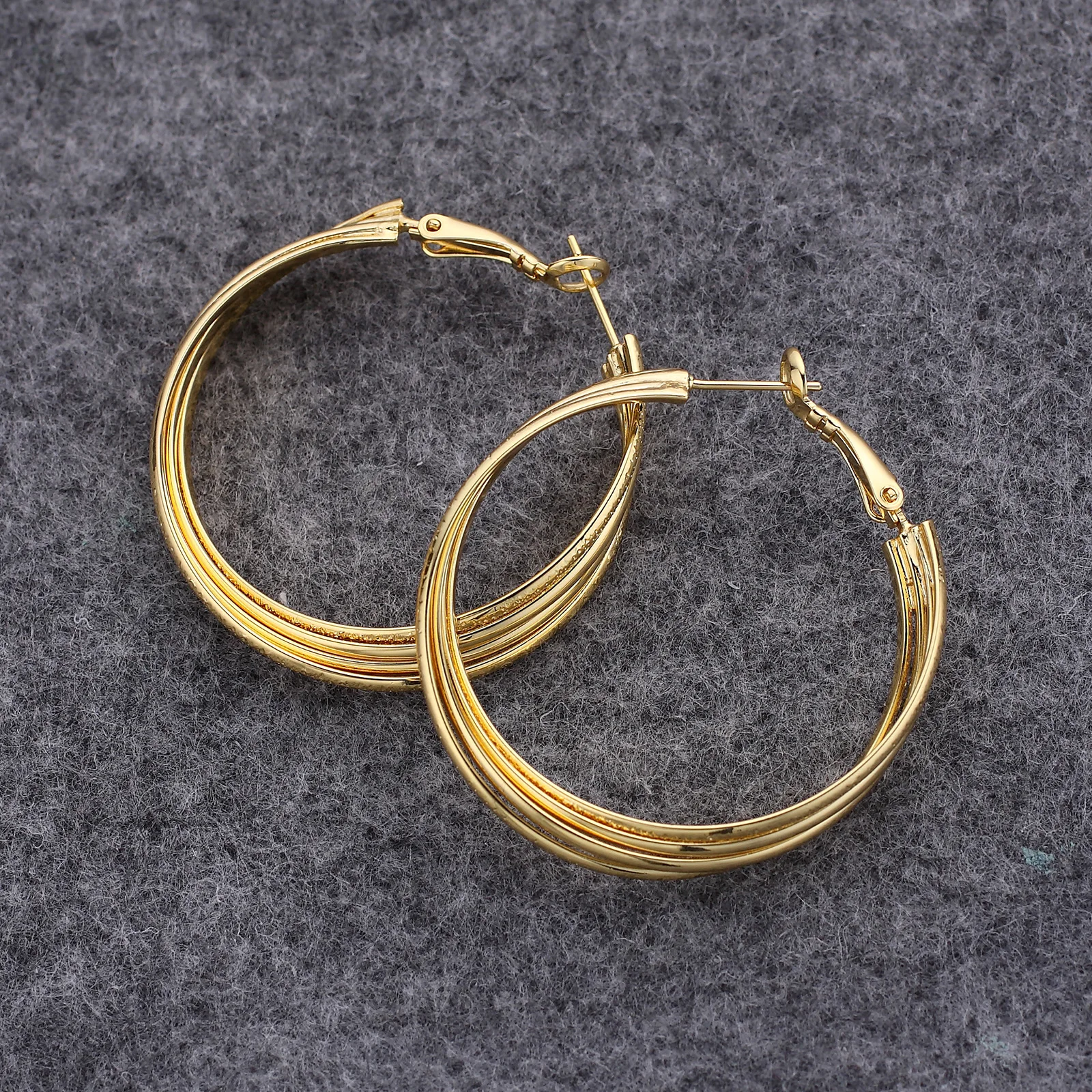 

Big Smooth Circles Hoop Earrings For Women Statement Gold Color Multiple Circles Round Circle Loop Earring Party Gift Hot Sale