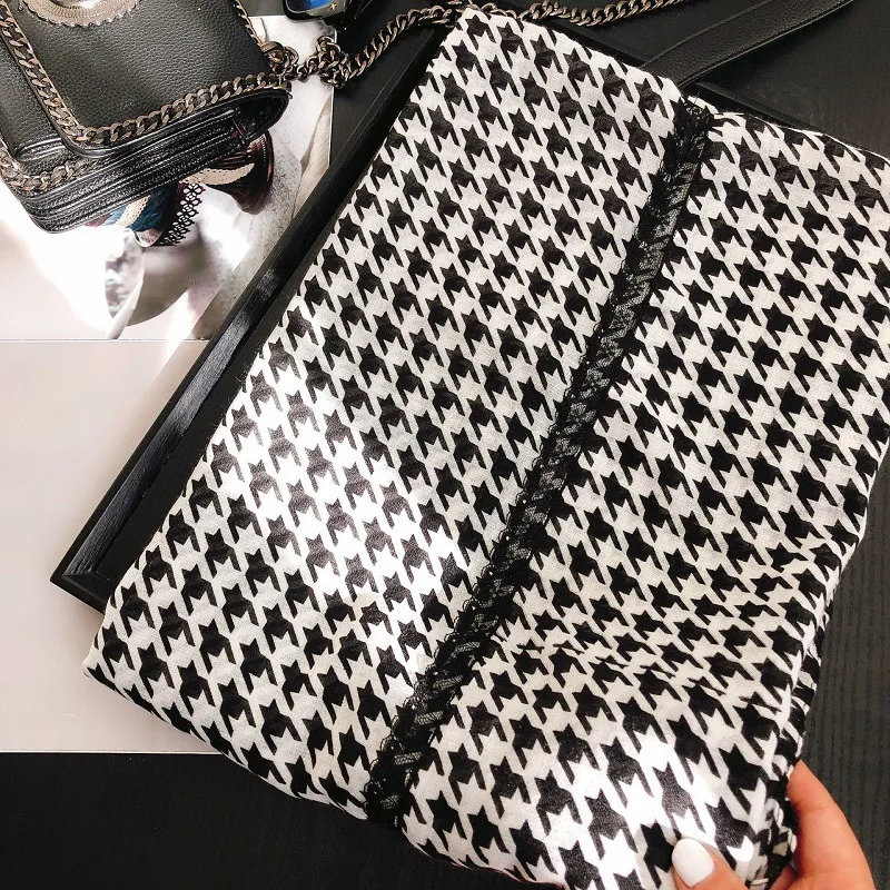 VISROVER 2020 Fashion Summer Small Geometric Printing Viscose Scarf With Fringer Red Wraps Black Shawls Beach Wholesales |