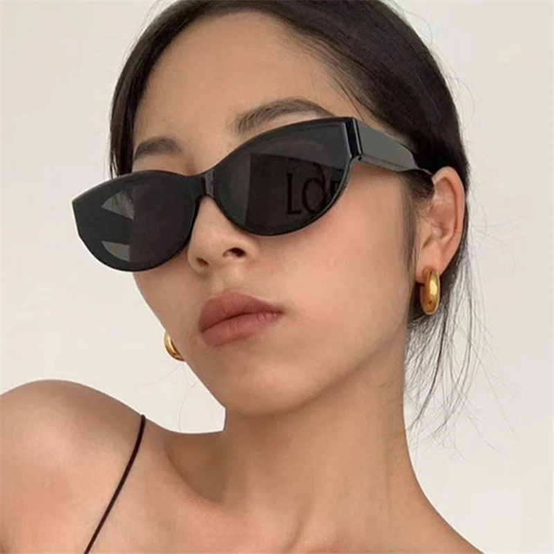 

The New Retro Oval Frame Sunglasses Personality Small Frame Sunglasses Glasses Men's/Women's Universal UV400 Eyewear