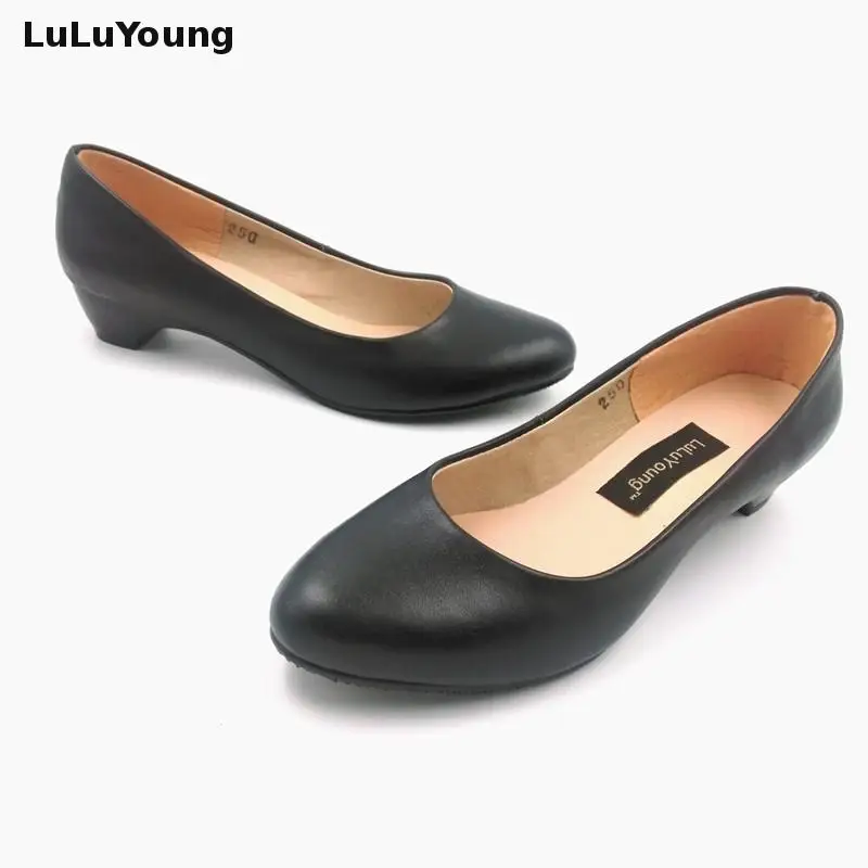Женские туфли на низком каблуке черные рабочие из натуральной кожи удобная обувь