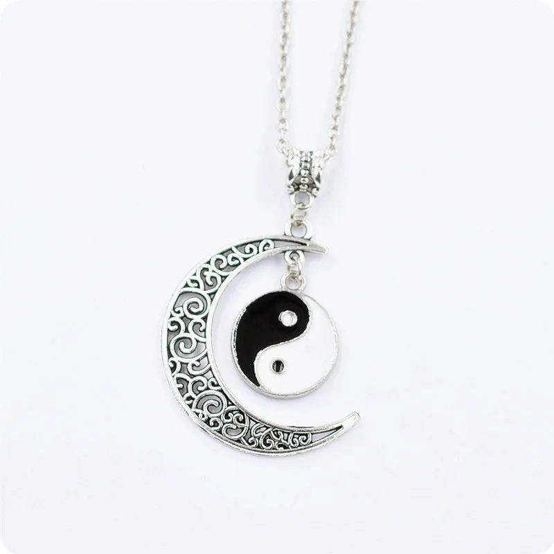 

Traditional Fashion Tai Chi Yin And Yang and Moon Necklace Tile Jewelry Celestial Black And White Jewellery Fit Women Men Gifts