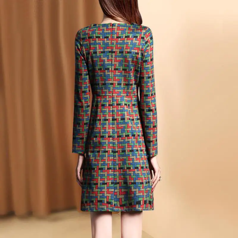 

2021 new French fashion women's dress with thin waist and long sleeves