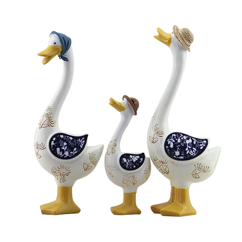 

3Pcs Funny Adorable Duck Figurines Delicate Car Ornaments Vivid Home Decoration