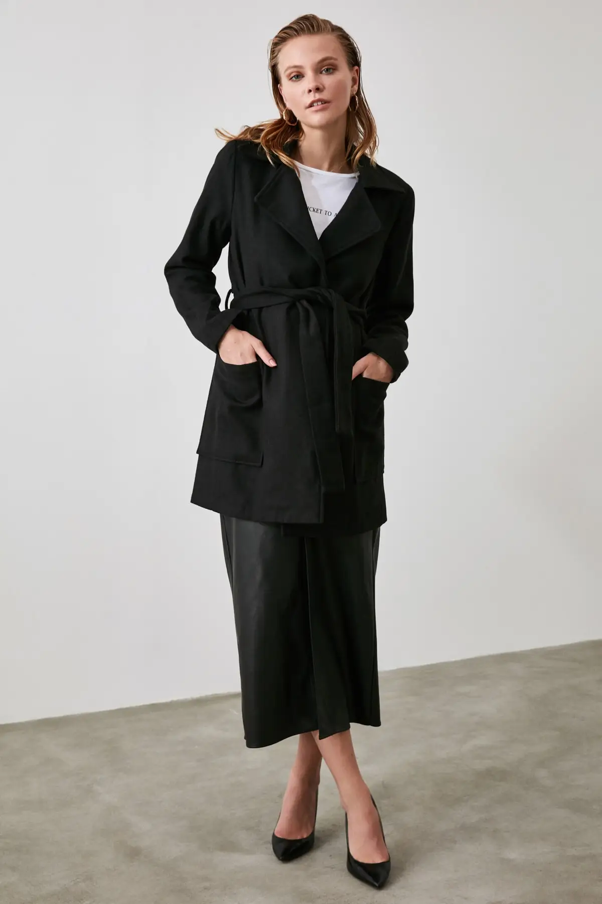 Трендовое черное шерстяное пальто TWOAW20KB0032|Женские куртки| |