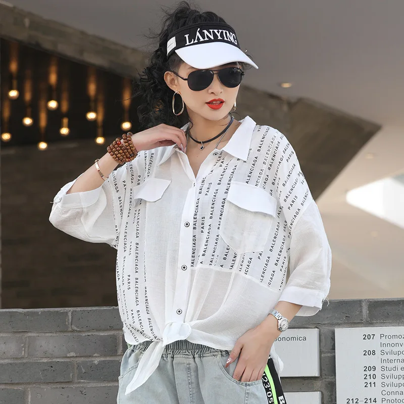 

2021 Summer White Blouse Half Sleeve Fashion Lady Casual Tops Letters Vertical Print Turn Down Collar Pocket Black Shirt Women