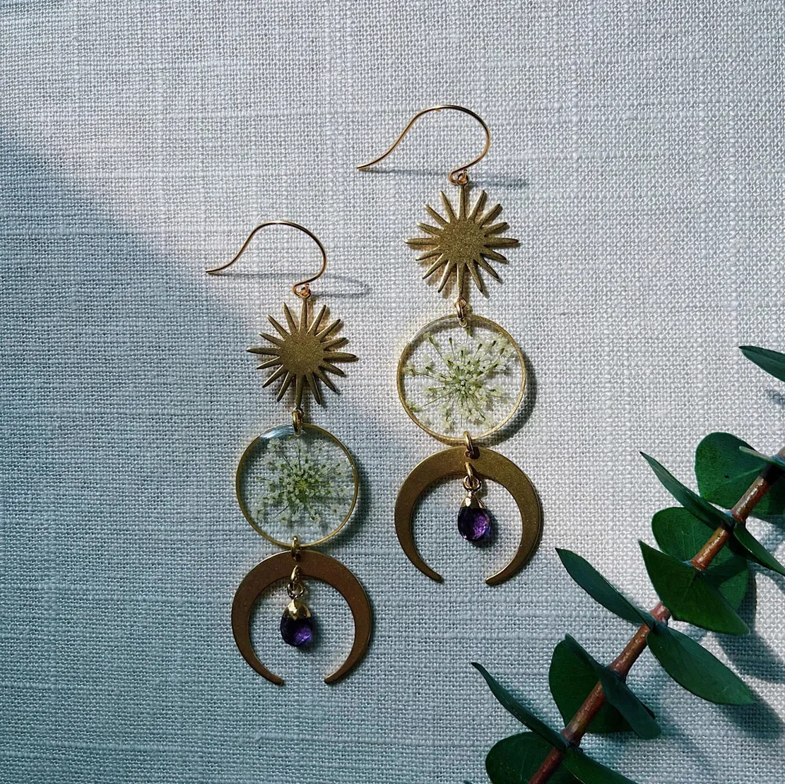 

Dried Flower Handmade Resin Earrings,Long Eclipse with Amethyst