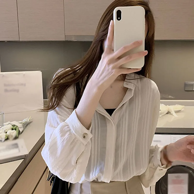 

2020 Fashionable and Simple Shirt Women's Niche Tops Loose Loose Lazy Sunscreen Shirt Air Conditioning Shirt Jacket