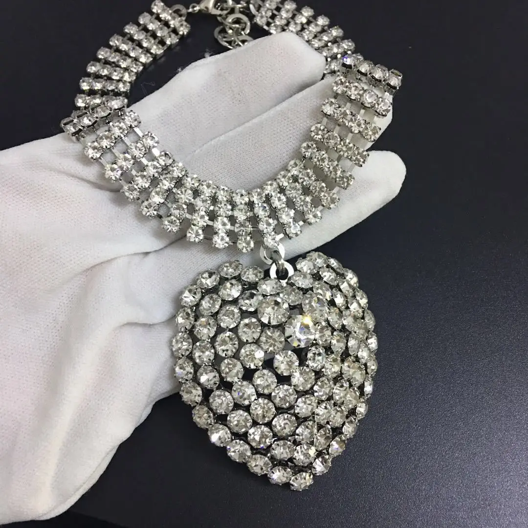 

Timeless Wonder Crystal Zircon Pave Chunky Heart Choker Necklace Women Jewelry Punk Designer Top Fine Trendy Boho Hip Hop 5488