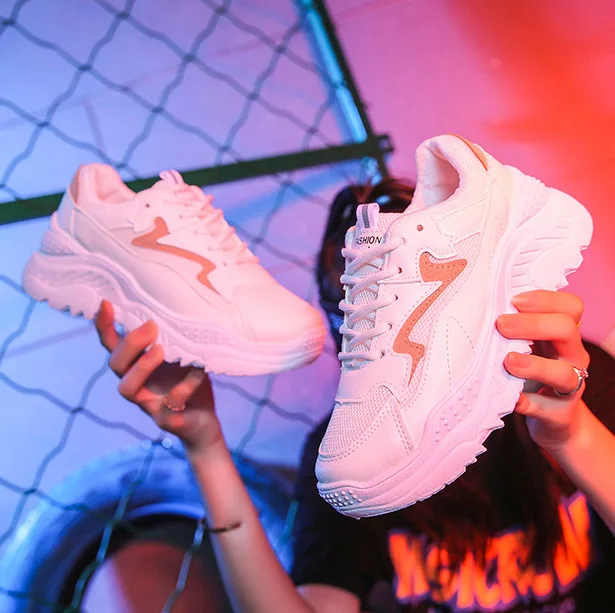 Кроссовки женские спортивные дышащие на шнуровке удобная обувь для бега 2021 |