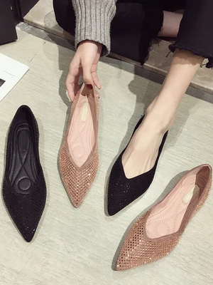 Женская обувь 2019 г. Новые весенние туфли на плоской подошве украшенные стразами с