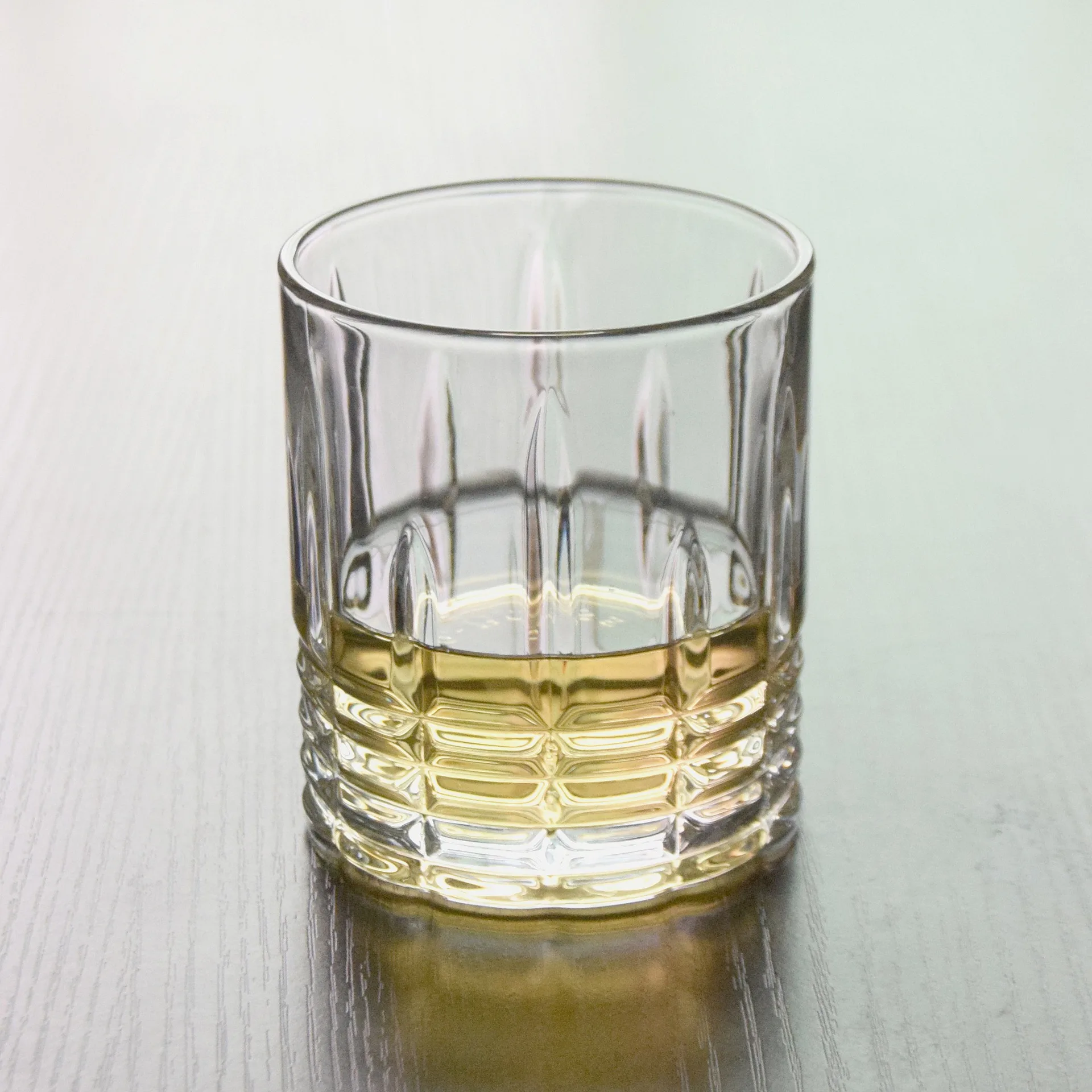 

2 Pcs/lot classical transparent fashion whiskey wine glass party pub wine drinking glass cups 0901-17