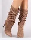 

New high middle sleeve boots in autumn heeled pointed and winter